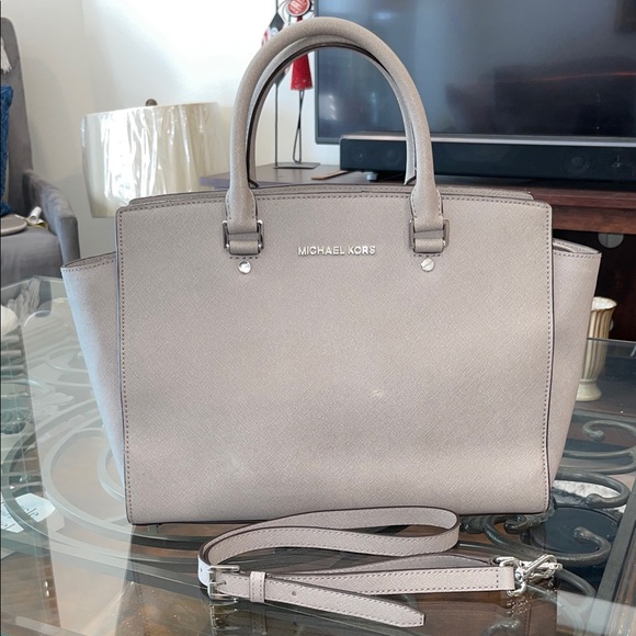 Michael Kors Grey Selma Satchel - Picture 2 of 15